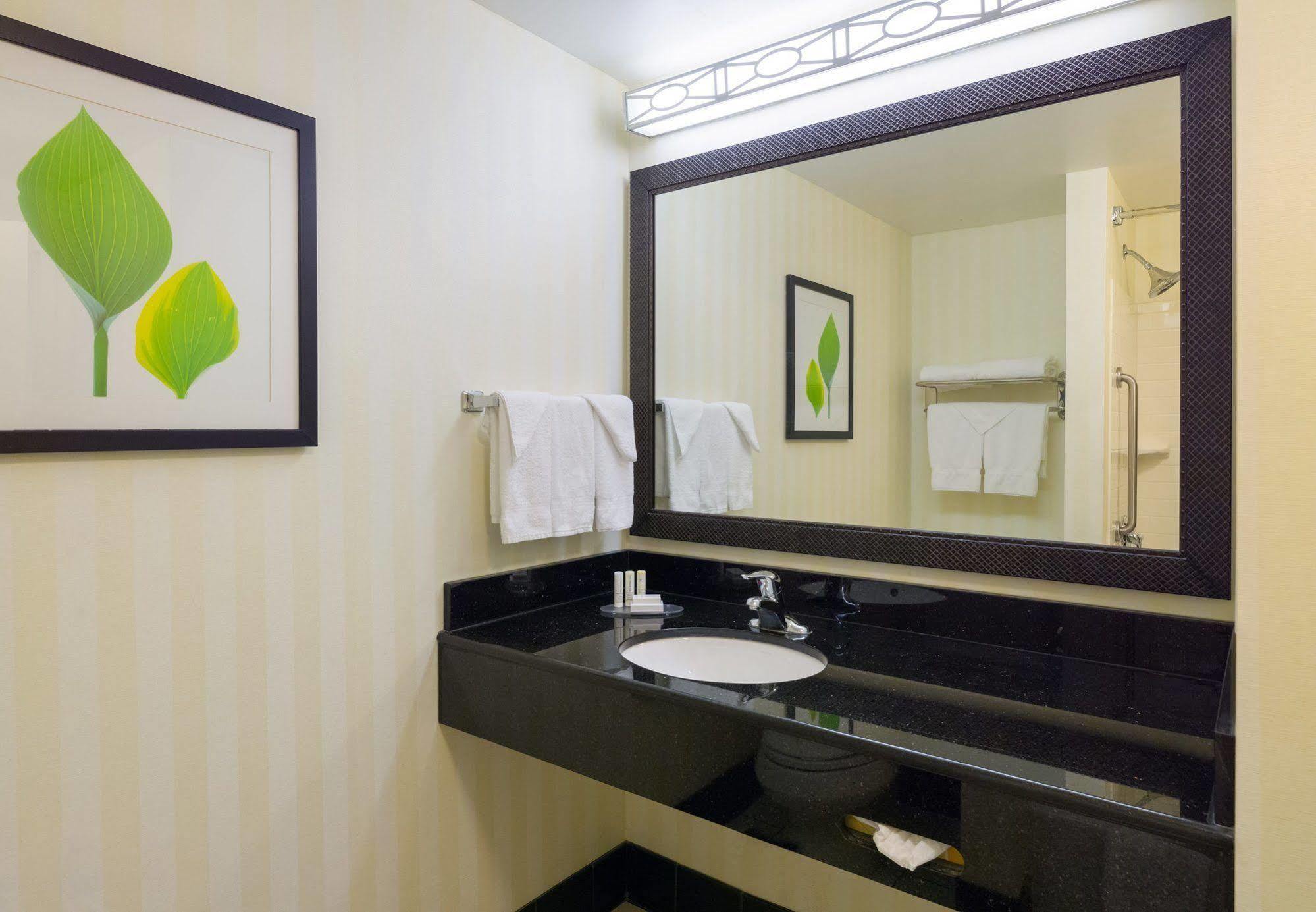 Fairfield Inn & Suites Lock Haven Екстер'єр фото